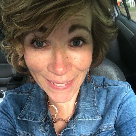 Meet your Posher, Amy - Picture 1 of 1